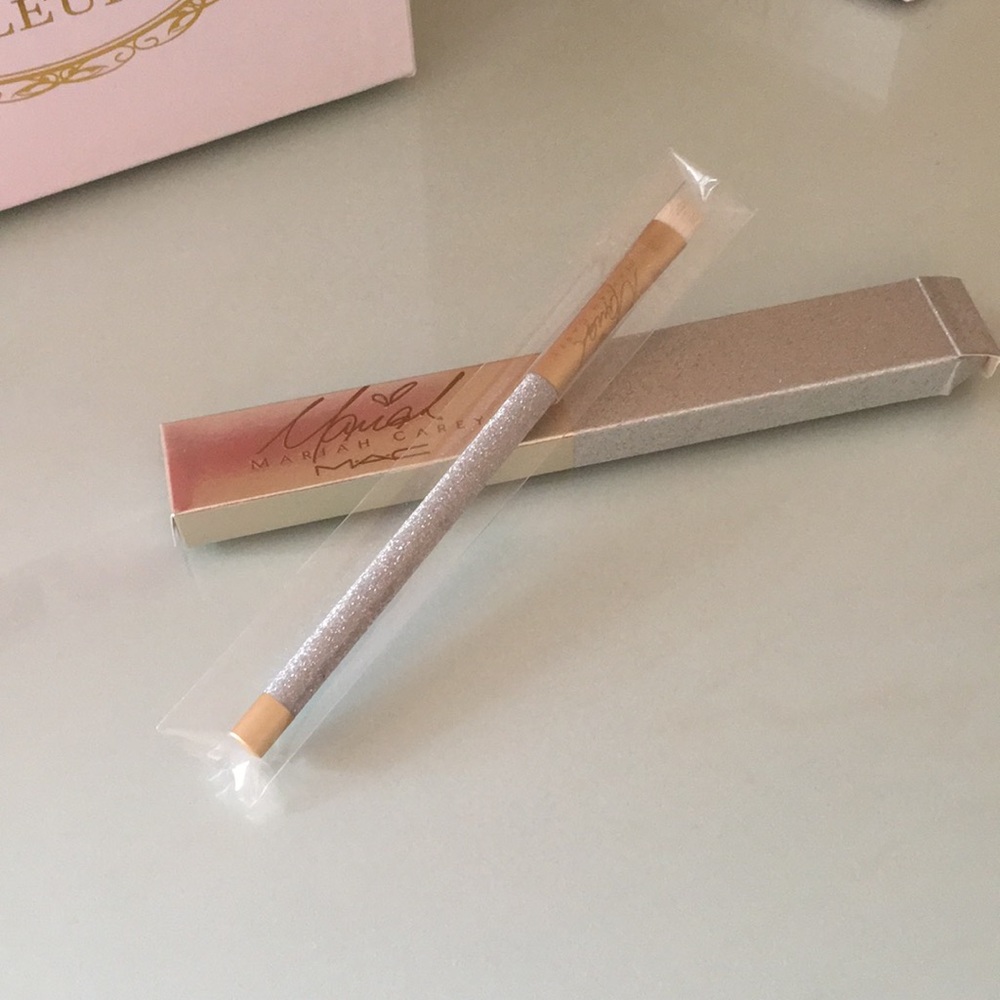 Mac Mariah Carey eyeshadow brush
